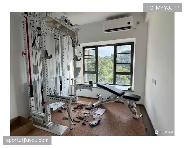 字母哥训练完回家路上还在啃鸡胸肉，这人是真把健身房当卧室了